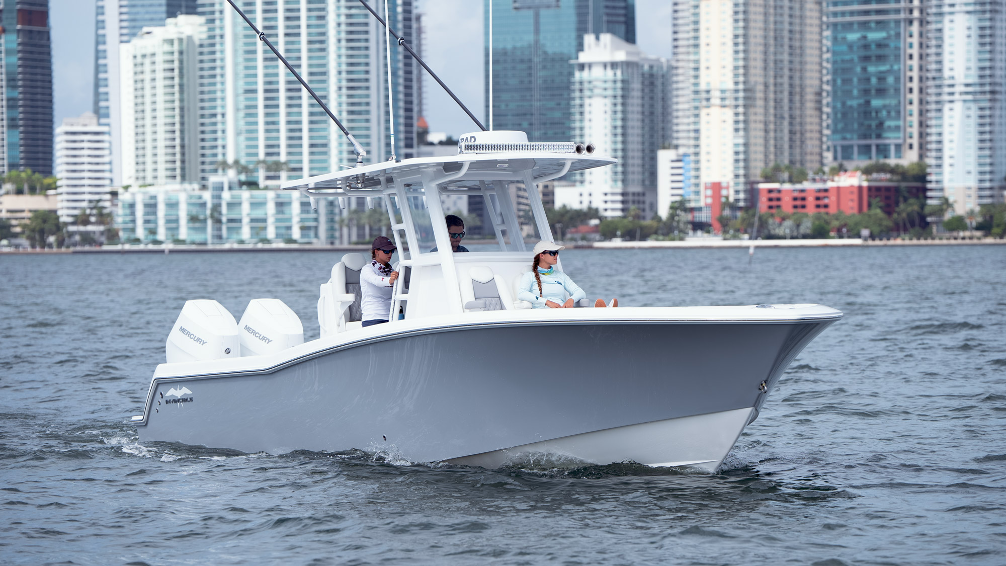 33' Open Fisherman Center Console by Invincible